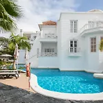 Spacious With Ocean View Apartment *
