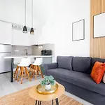 Spacious With Ocean View Apartment