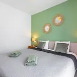 Spacious With Ocean View Apartman *