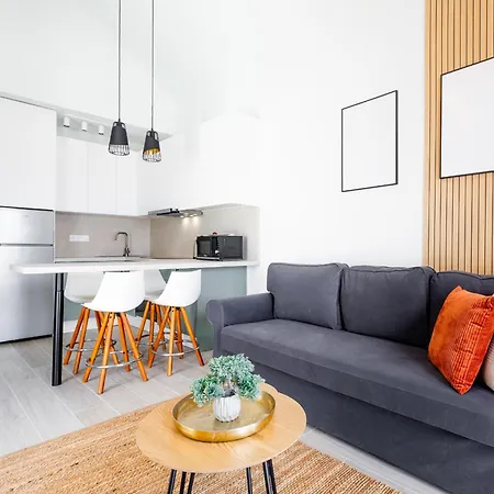 Spacious With Ocean View 아파트